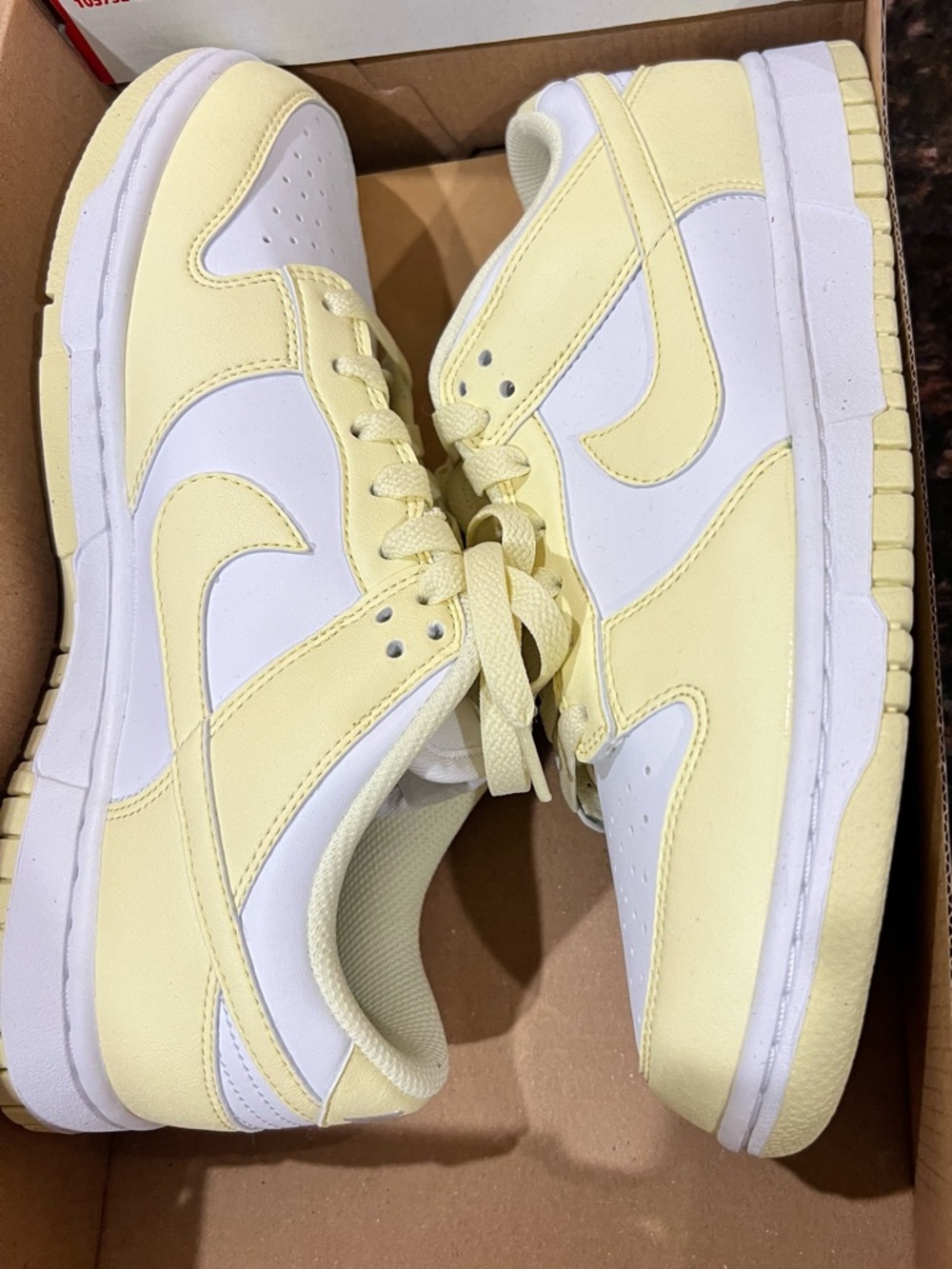 Nike Low Top Sneakers Yellow White